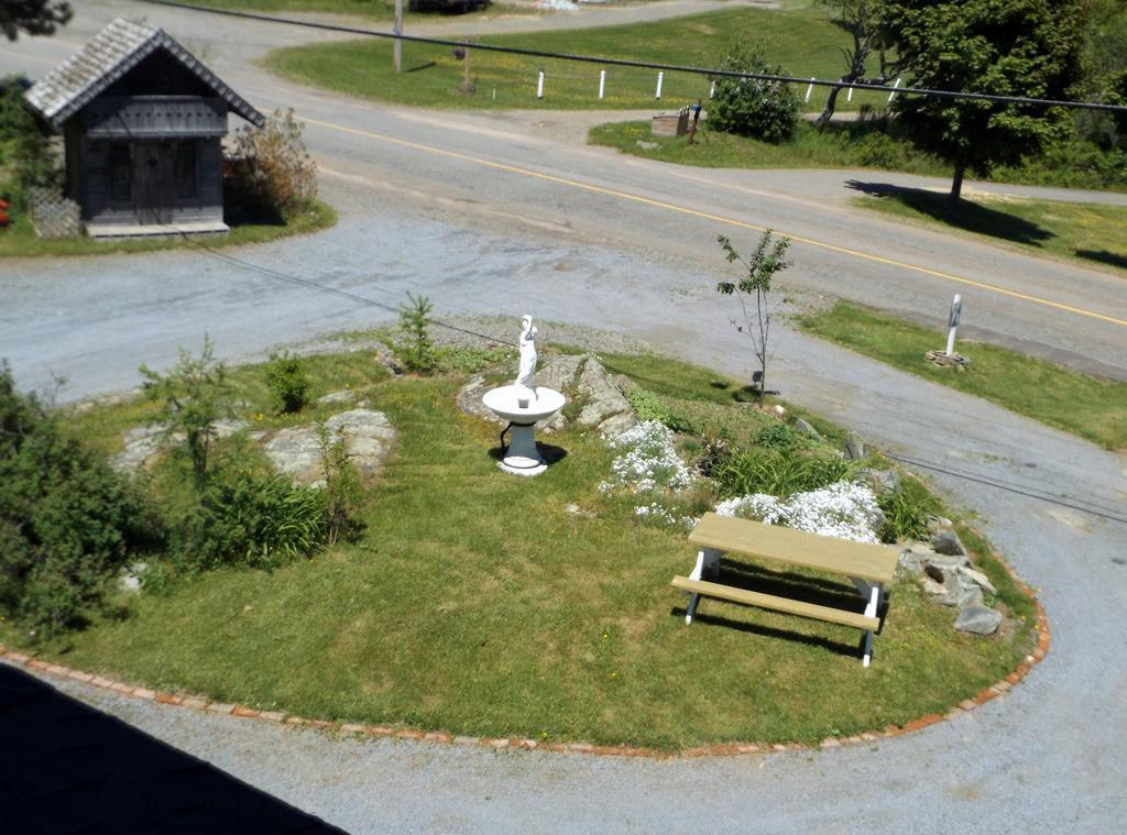 Deer Island Inn Lords Cove Экстерьер фото