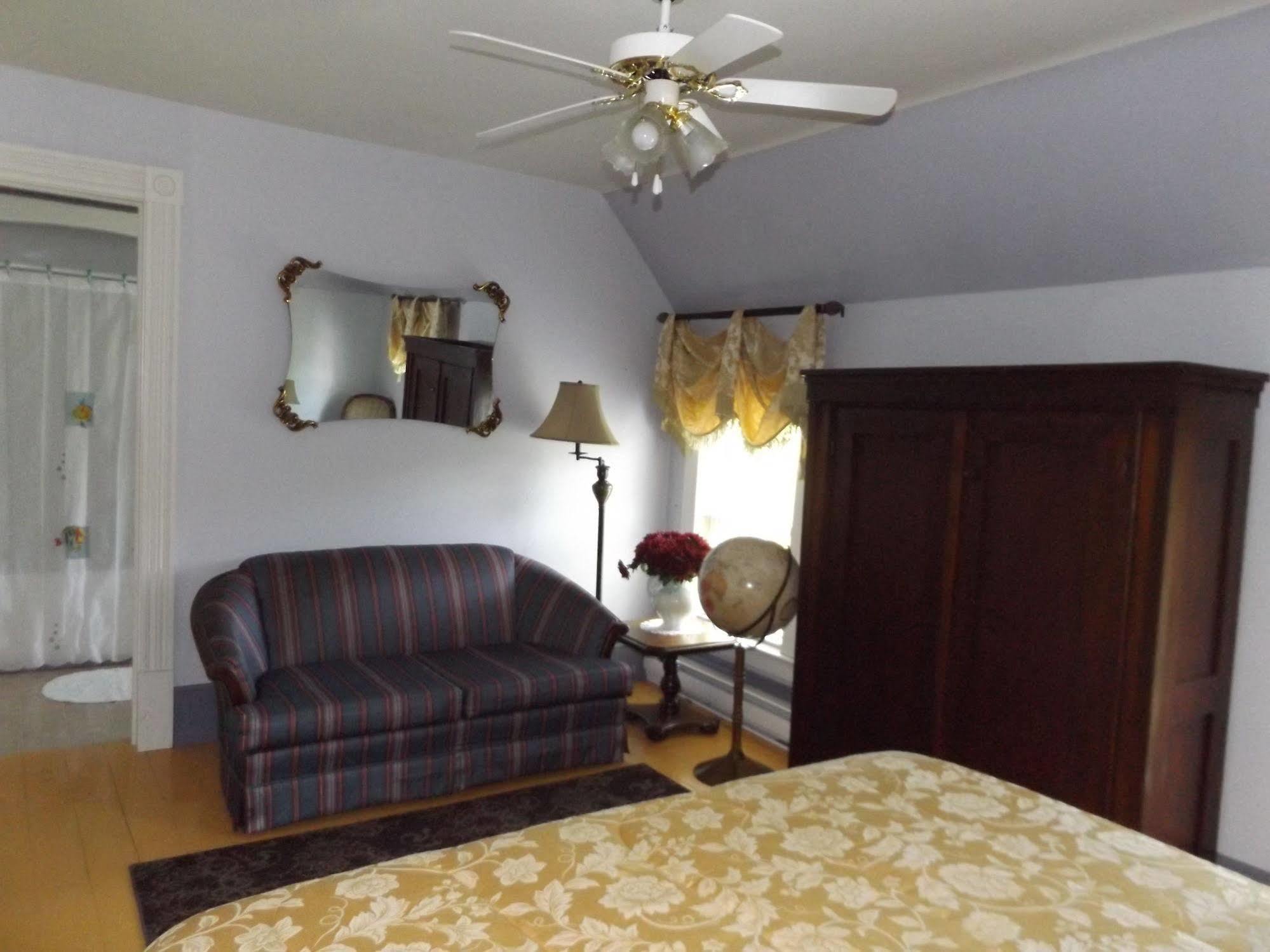 Deer Island Inn Lords Cove Экстерьер фото