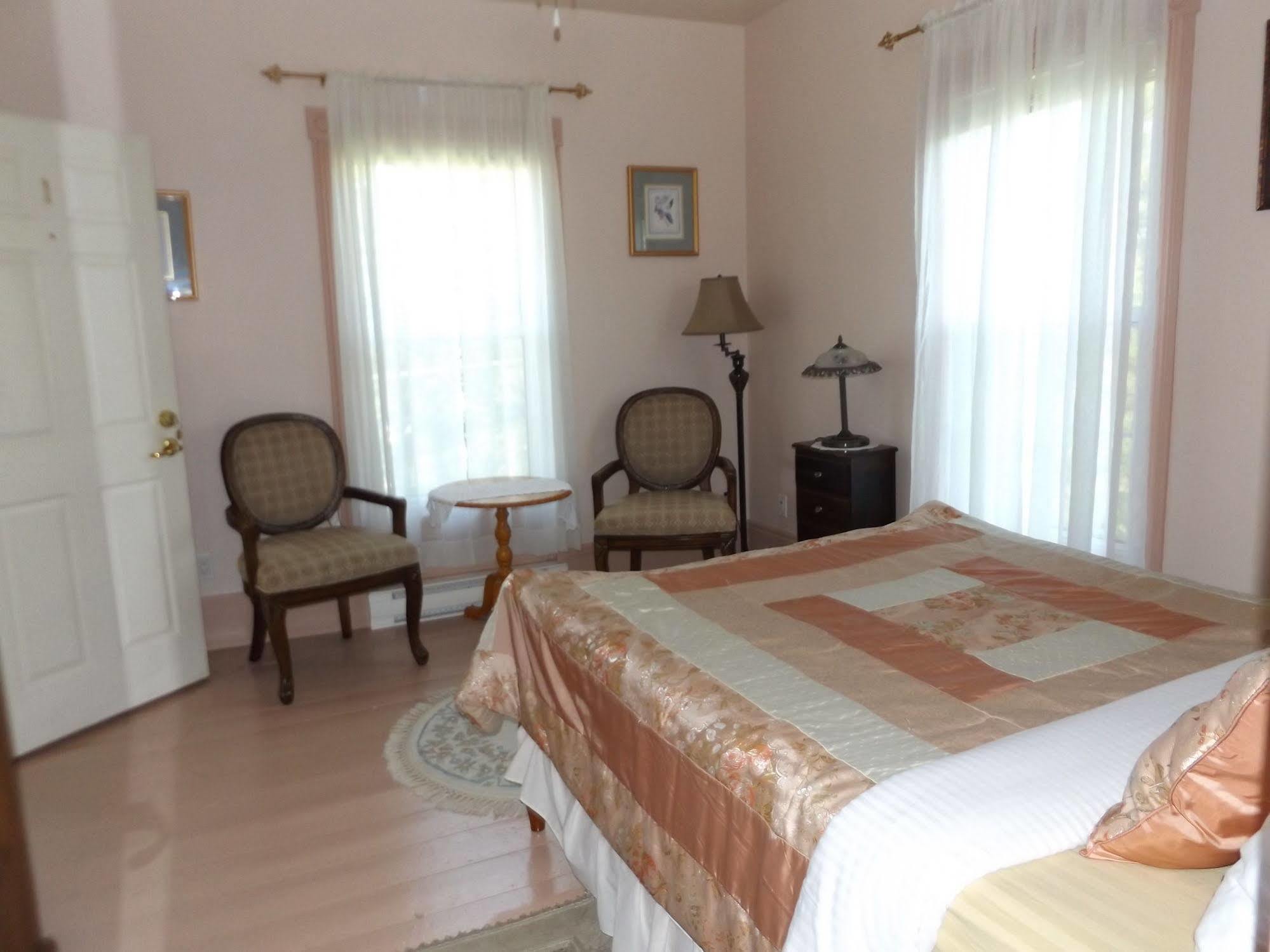 Deer Island Inn Lords Cove Экстерьер фото